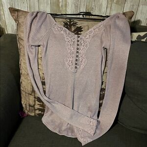 5/$25 Lavender Long Sleeve Top